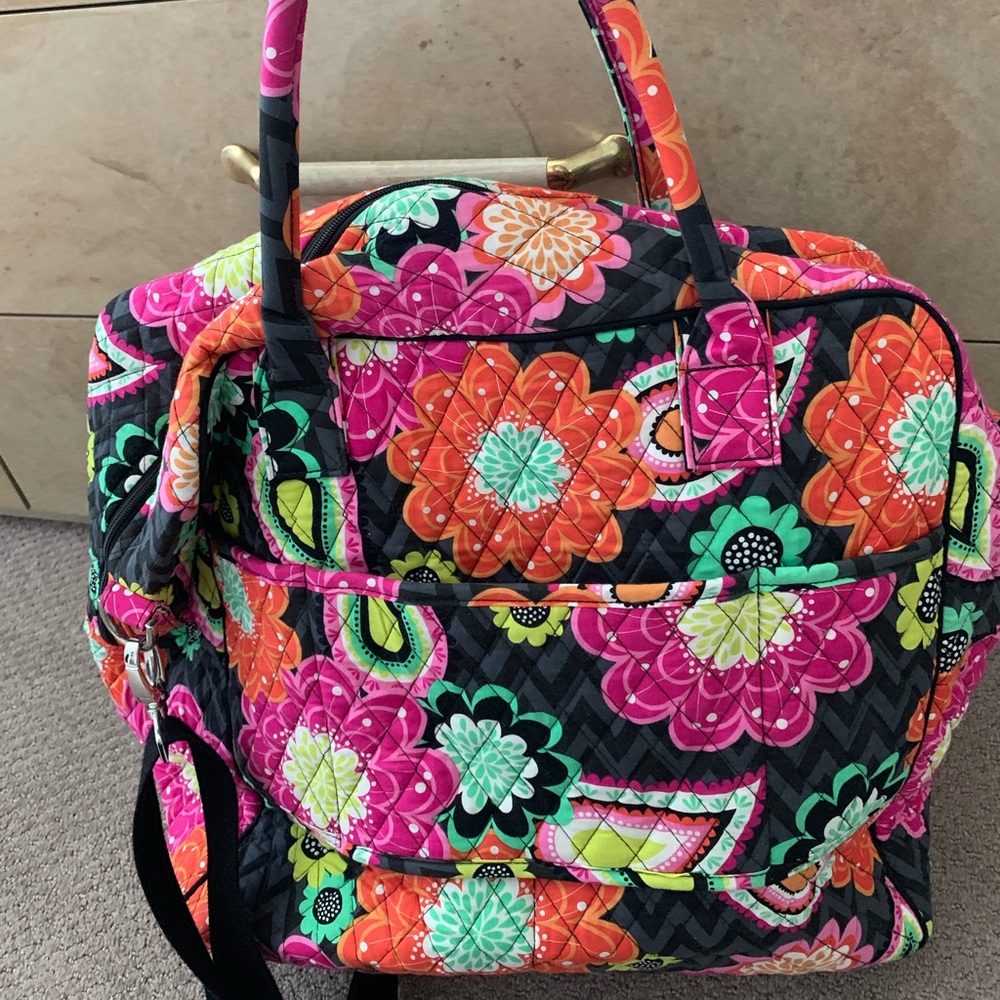 Vera Bradley grand cargo bag